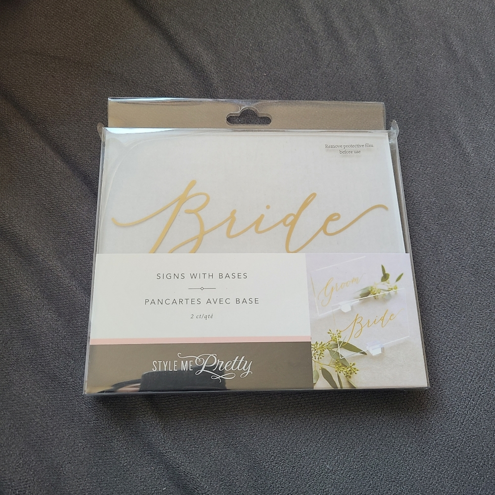 STYLE ME Pretty "bride" & "groom" Signs w/ Bases